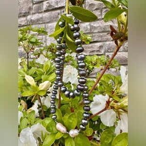 Black Pearl Necklace & Bracelet Set